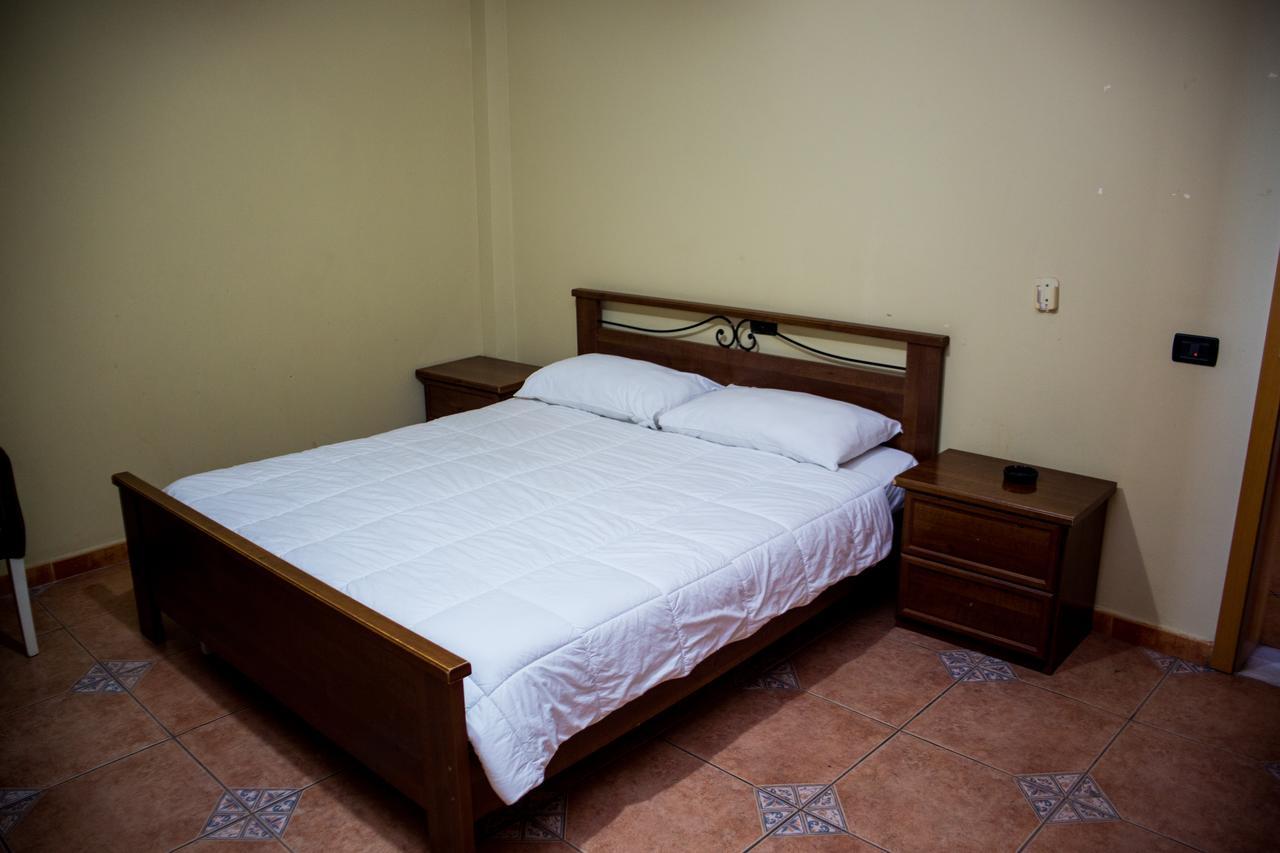 Hotel La Quercia Durres Exterior photo